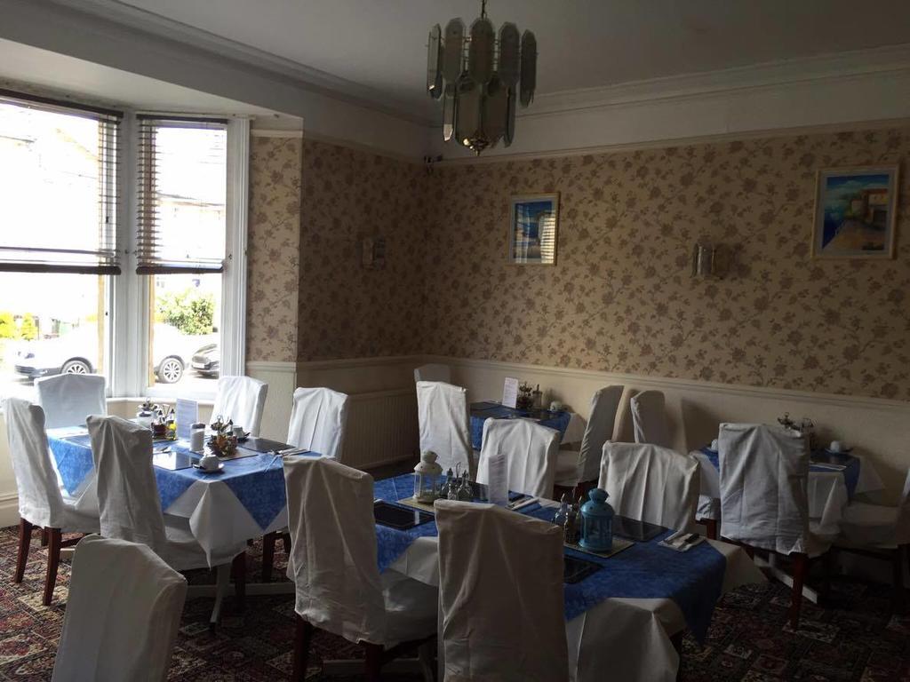 The Pines Guest Accommodation Chippenham  Bagian luar foto