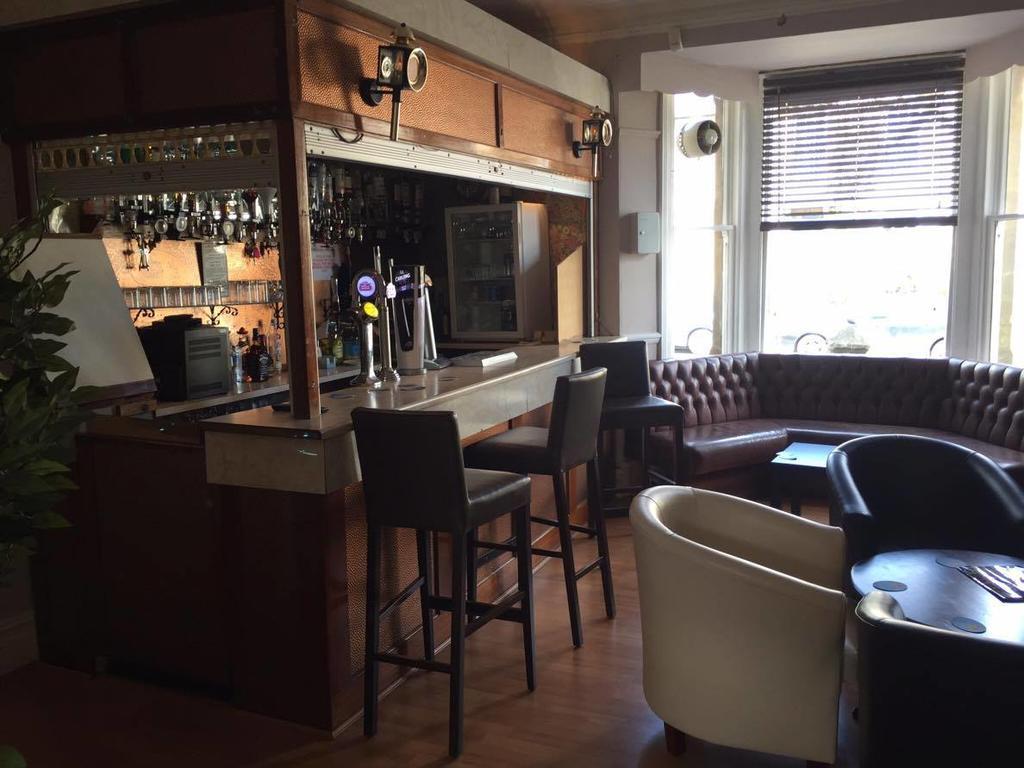 The Pines Guest Accommodation Chippenham  Bagian luar foto