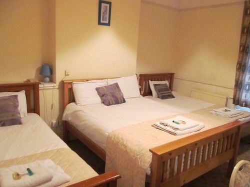 The Pines Guest Accommodation Chippenham  Bagian luar foto
